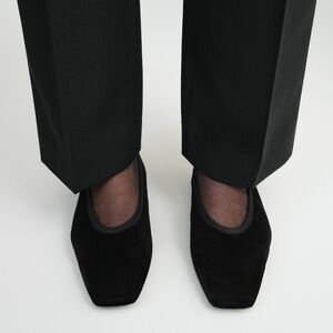 Toteme minimalist velvet ballerinas black